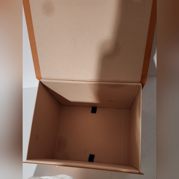 Louis Vuitton Perfume box with gift cards. Authentic. - Picture 5 of 13